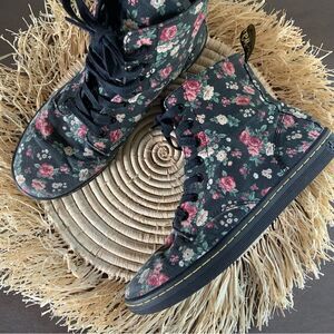 DR. MARTENS Pink Floral Hackney Canvas Lace Up Boots L9
